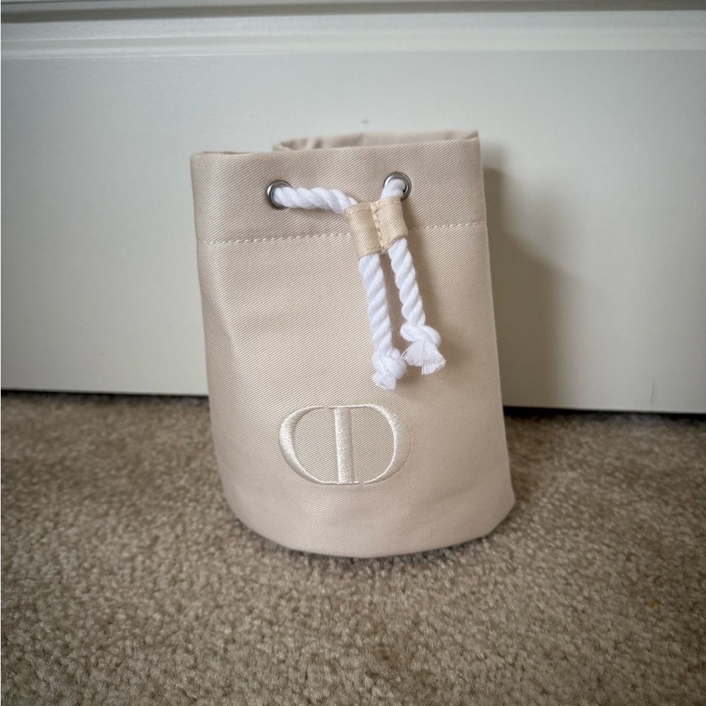 Christian Dior Cream and White Drawstring Bucket Trousse Pouch Cosmetic Bag - Picture 5 of 15